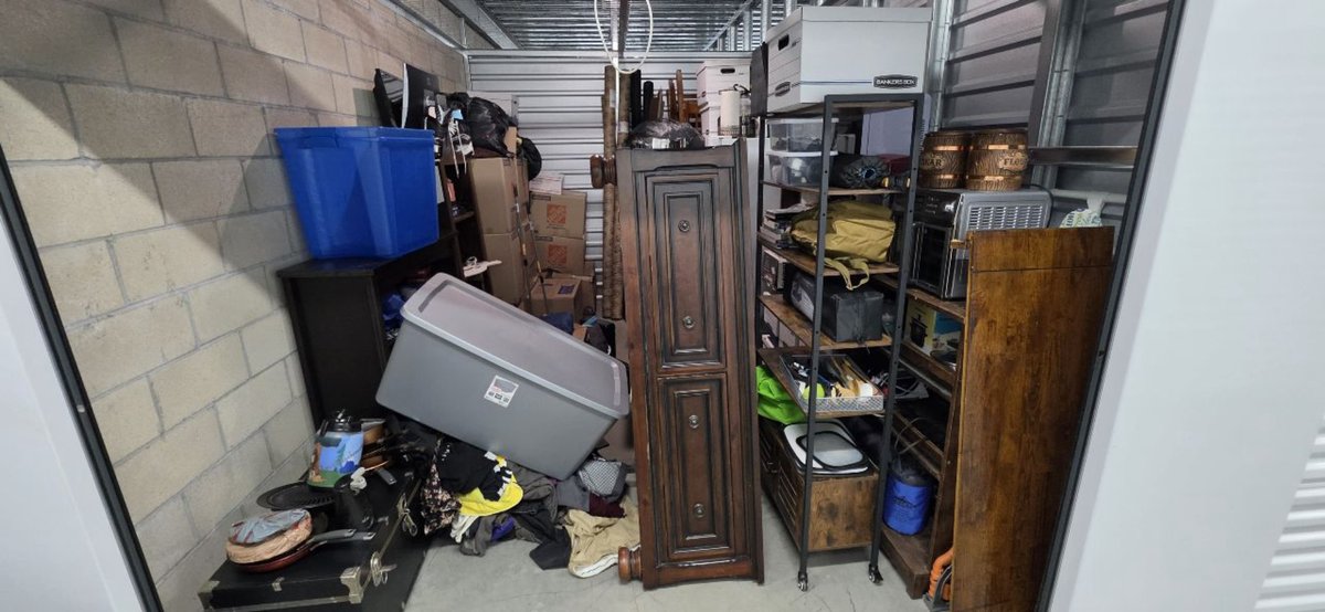 10 x 15 storage unit in Brea, CA