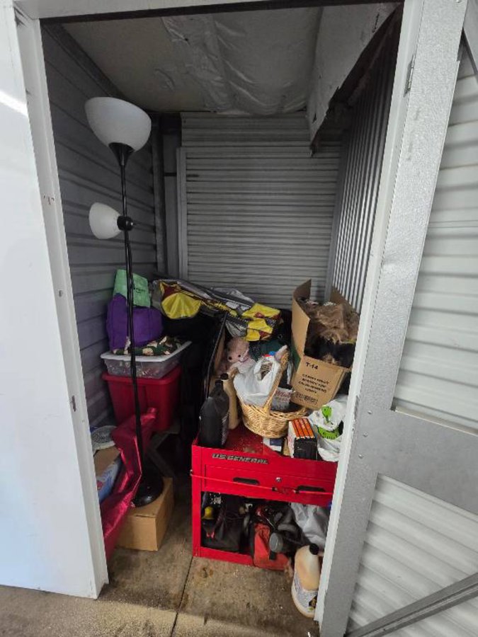 5 x 5 storage unit in Stockton, CA