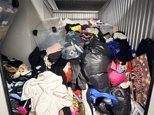 7 x 10 storage unit in Los Angeles, CA