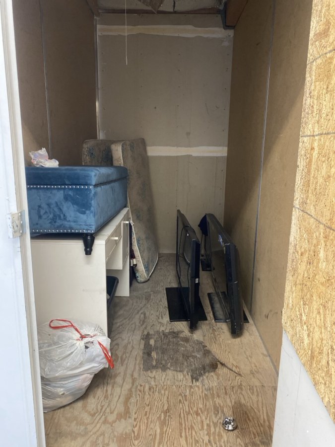5 x 10 storage unit in Phoenix, AZ