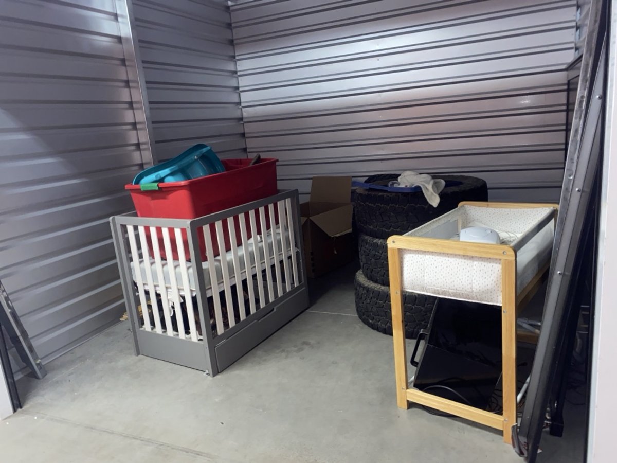 10 x 10 storage unit in Phoenix, AZ