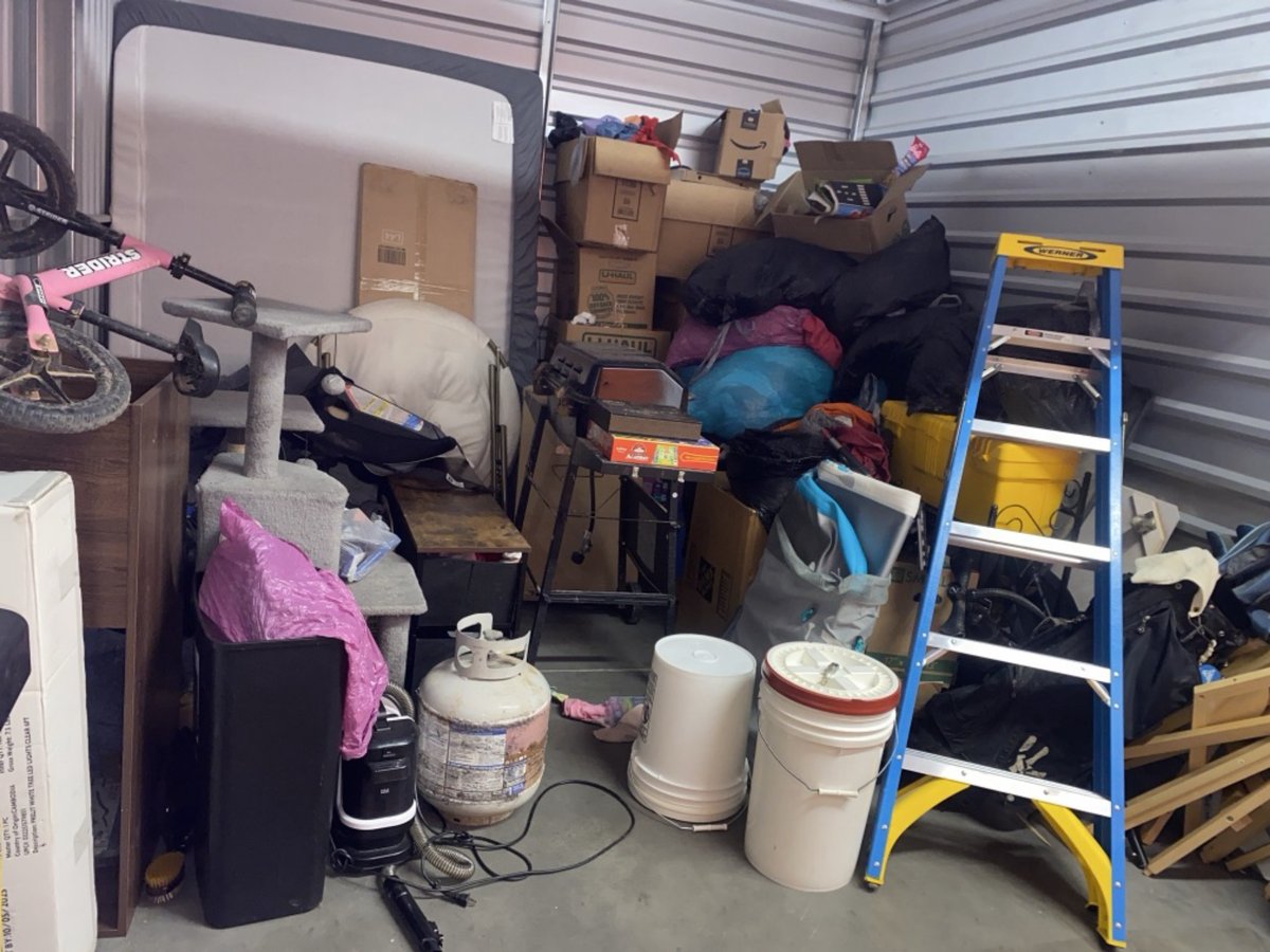 10 x 10 storage unit in Phoenix, AZ