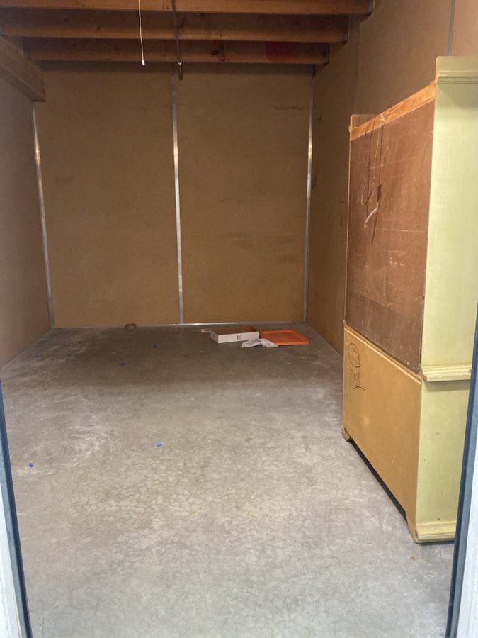 10 x 15 storage unit in Phoenix, AZ