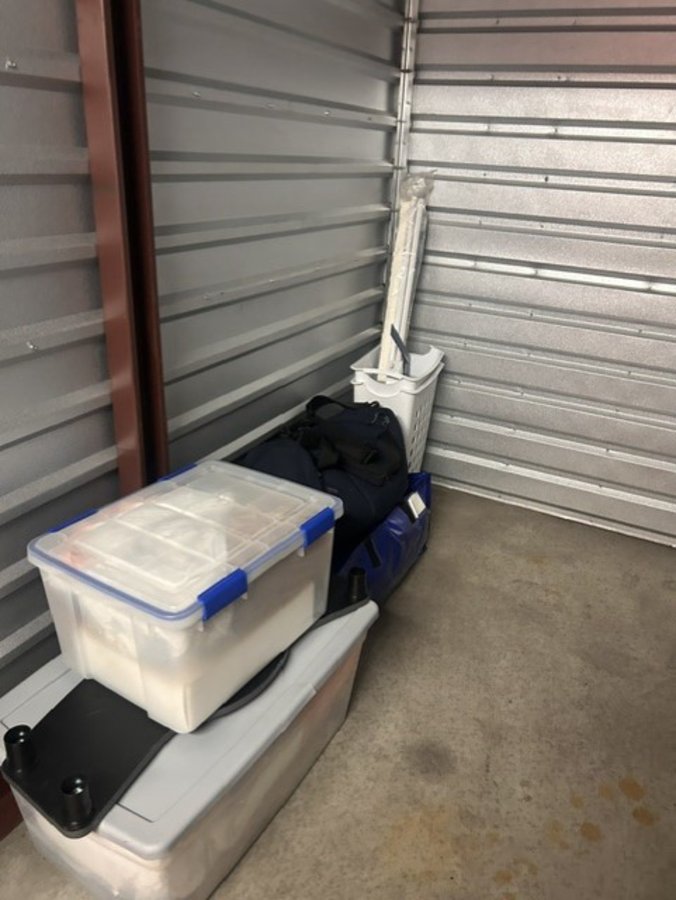 5 x 9 storage unit in Los Angeles, CA