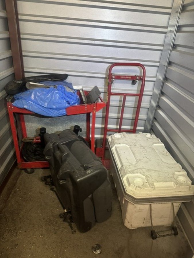 5 x 5 storage unit in Los Angeles, CA