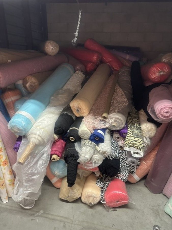 10 x 11 storage unit in Los Angeles, CA