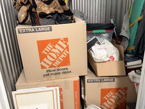 5 x 5 storage unit in Los Angeles, CA