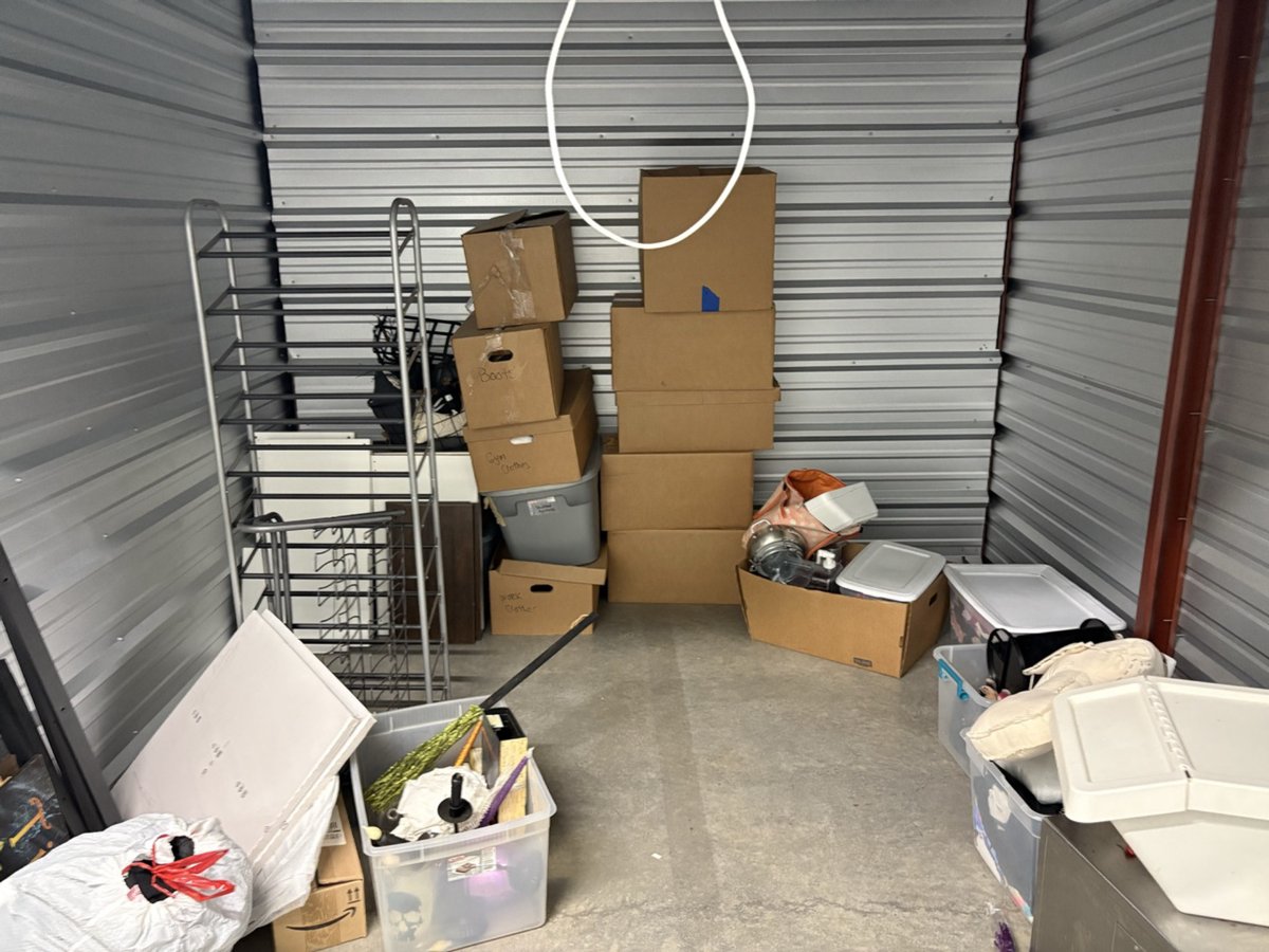 10 x 10 storage unit in Dublin, OH