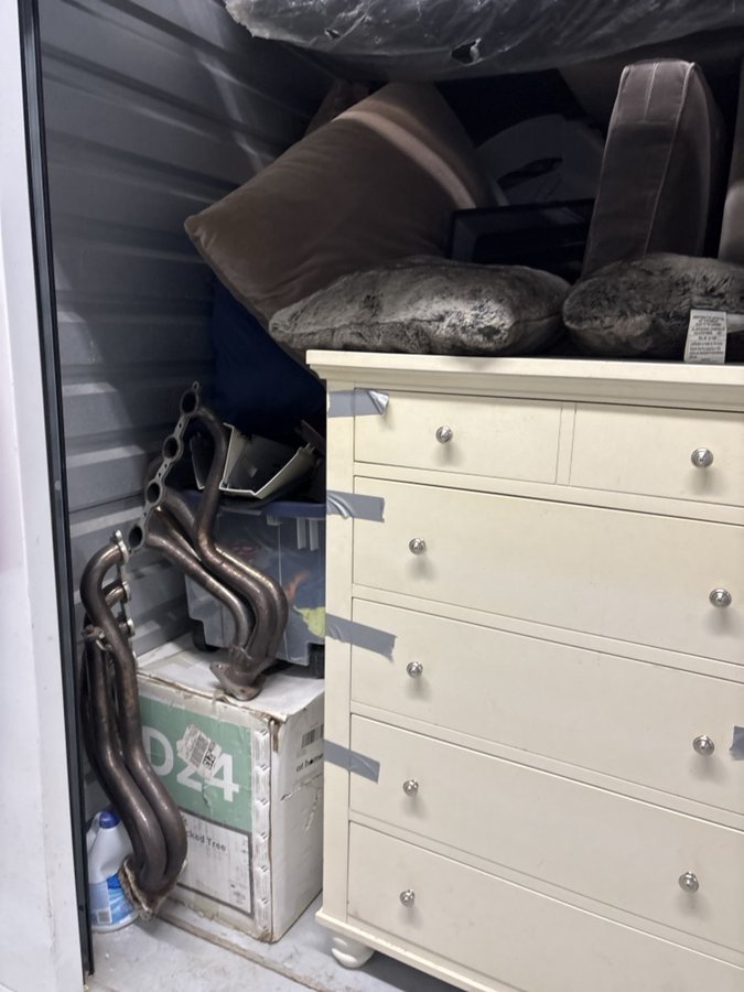 10 x 7 storage unit in Lansing, IL