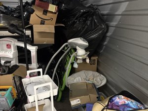 10 x 15 storage unit in Lansing, IL