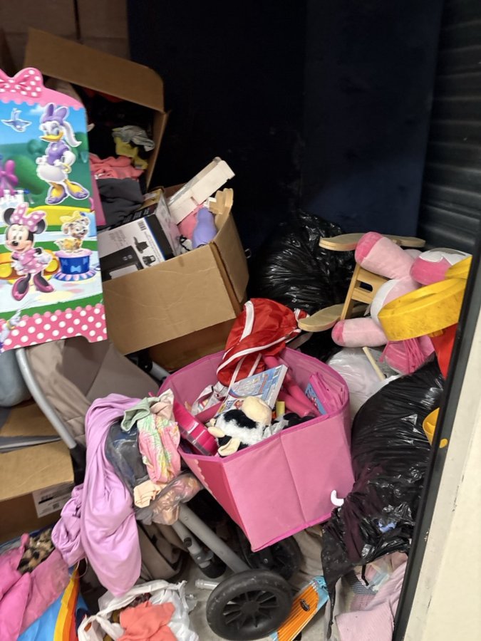 7 x 10 storage unit in Lansing, IL