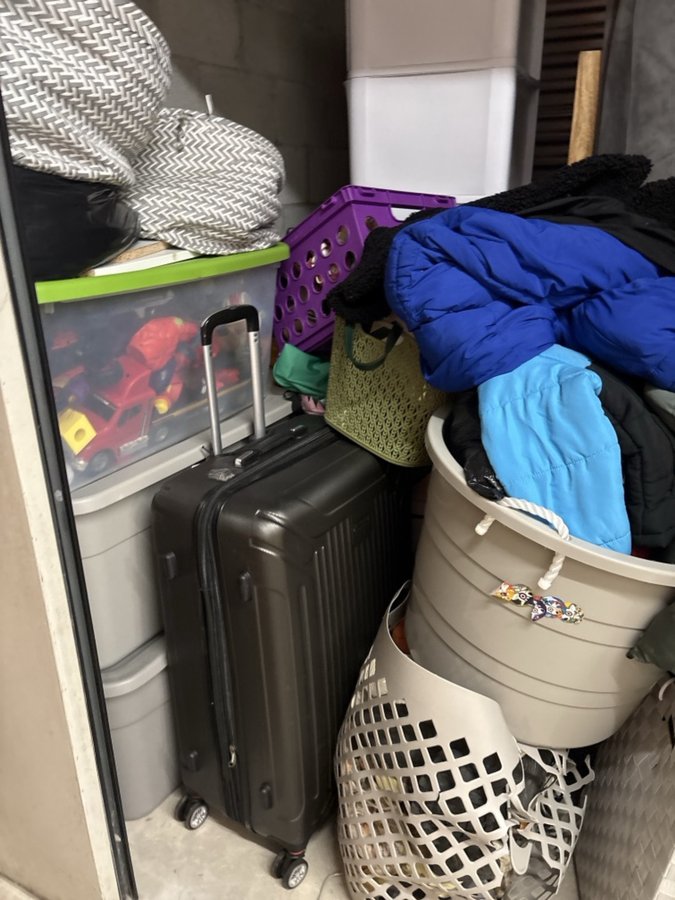 7 x 10 storage unit in Lansing, IL