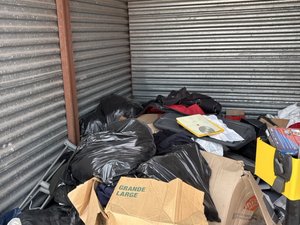 10 x 10 storage unit in Lansing, IL