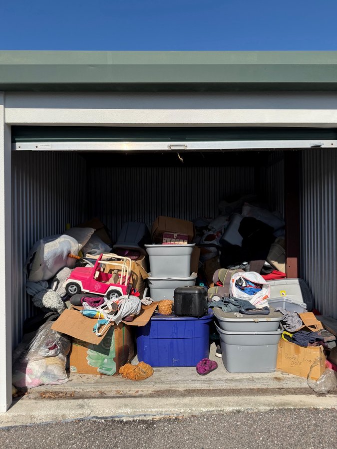 10 x 10 storage unit in Lakeland, FL