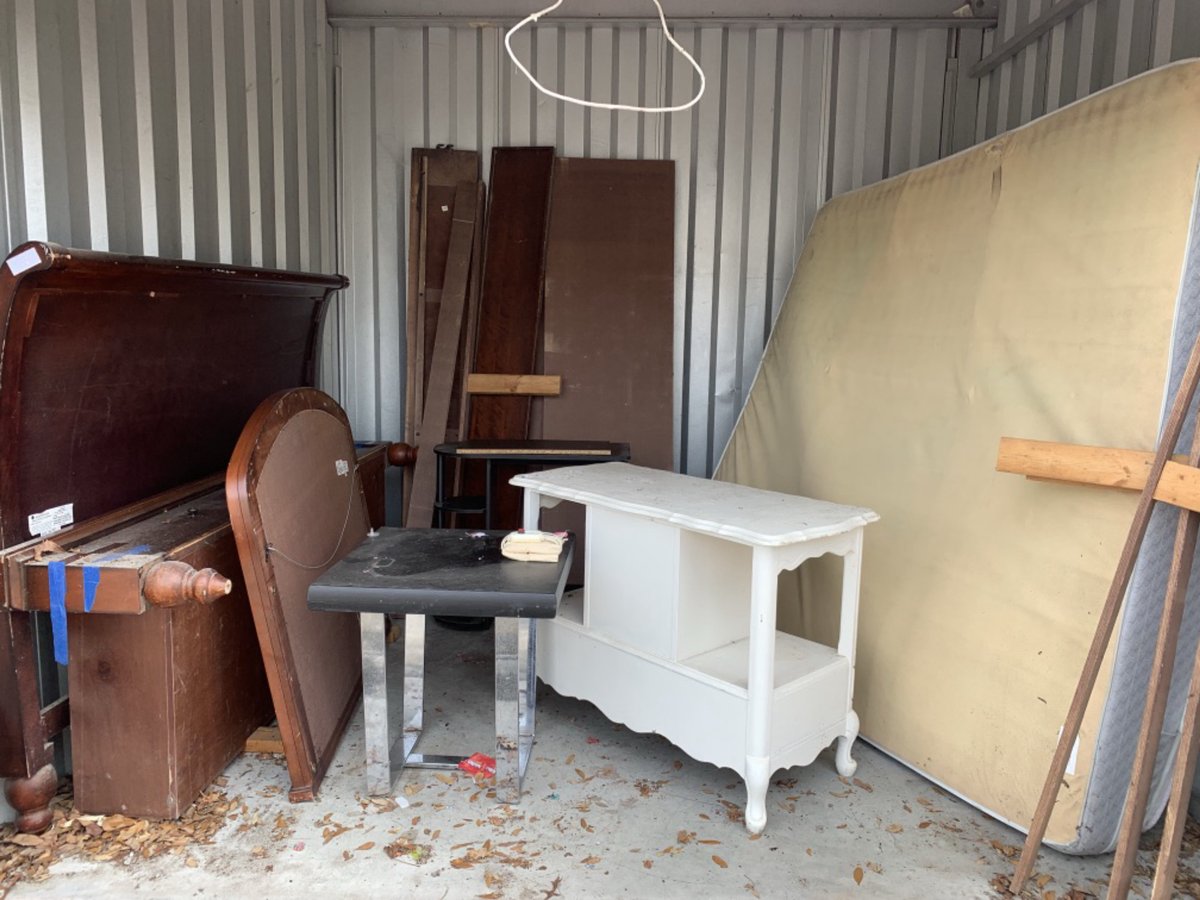 10 x 10 storage unit in Spring Hill, FL