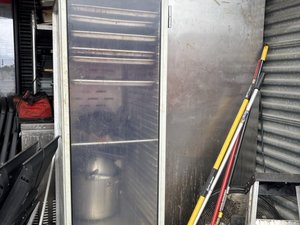 10 x 10 storage unit in Lansing, IL
