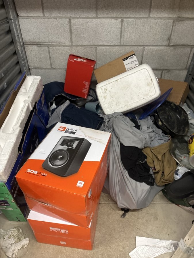 5 x 5 storage unit in Lansing, IL