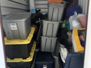 5 x 10 storage unit in Holiday, FL