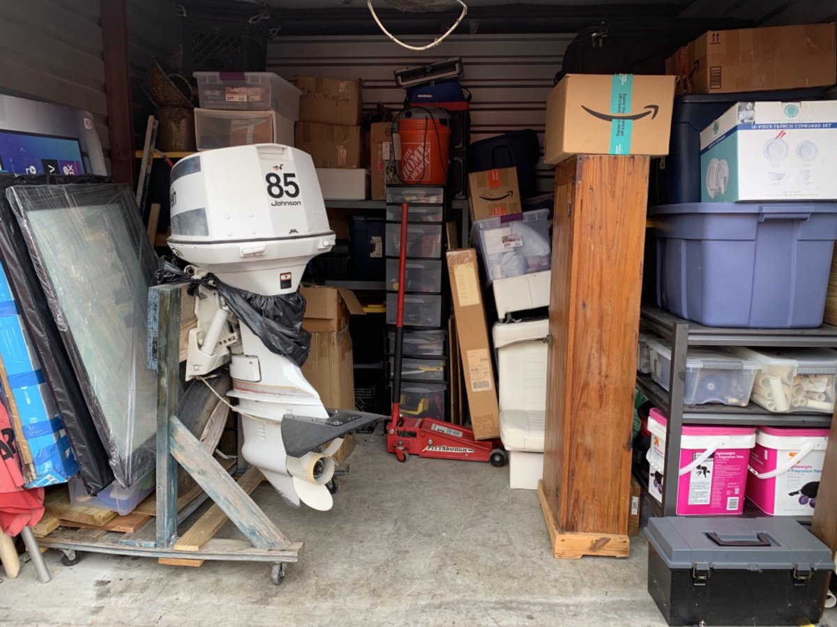 10 x 10 storage unit in Holiday, FL