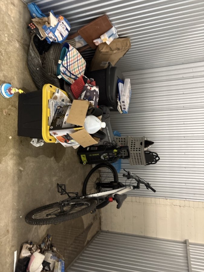 10 x 10 storage unit in Chicago Heights, IL