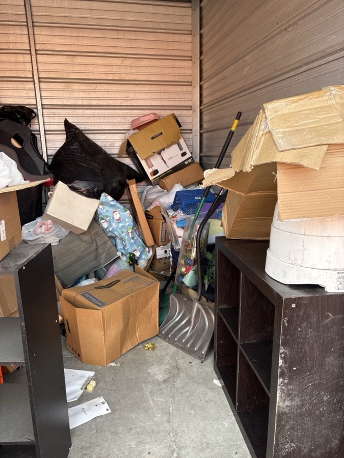 10 x 10 storage unit in Chicago Heights, IL