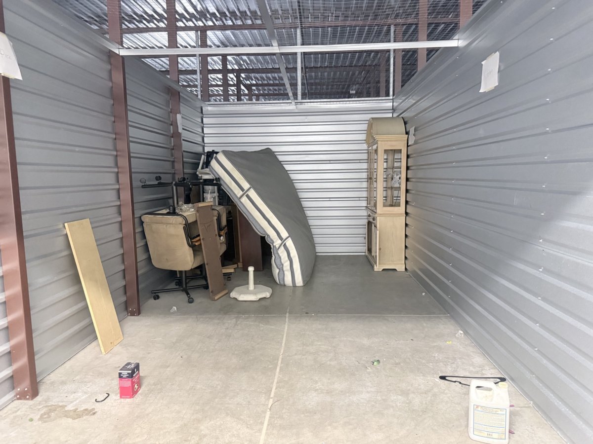 10 x 20 storage unit in Port Richey, FL