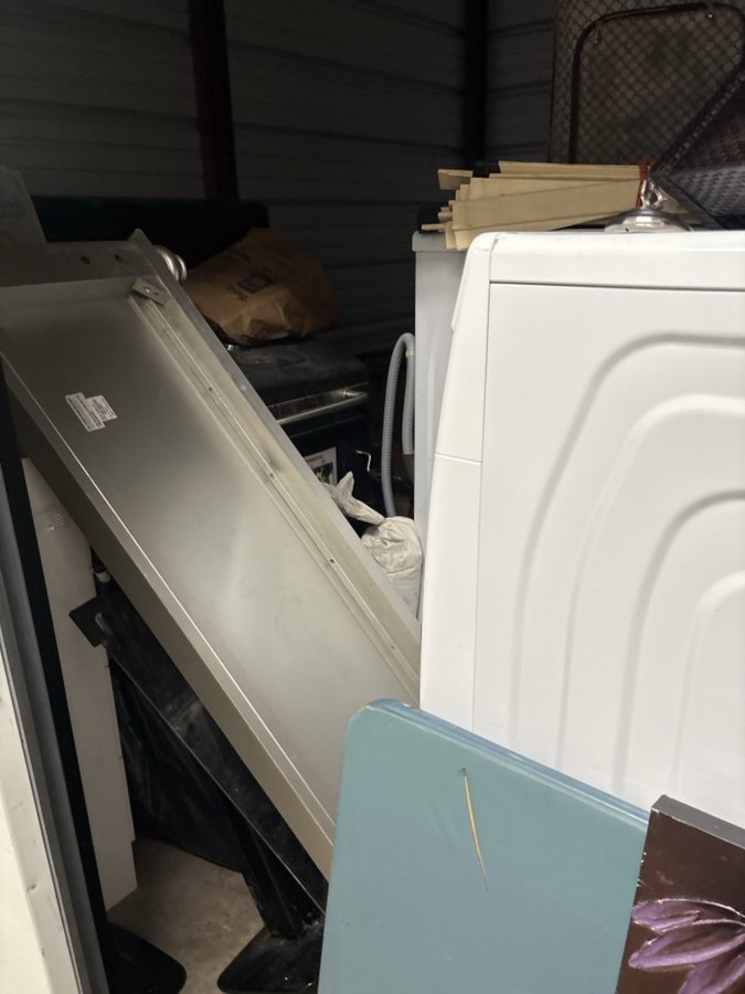 10 x 10 storage unit in Chicago Heights, IL