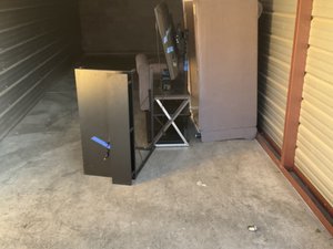 10 x 30 storage unit in Louisville, KY
