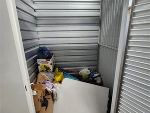 5 x 5 storage unit in Jacksonville, FL