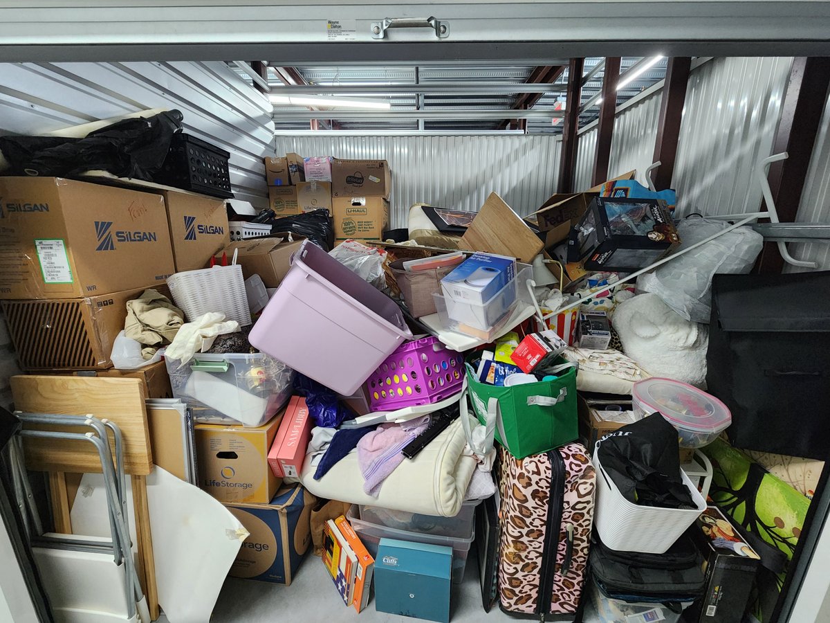 10 x 10 storage unit in Jacksonville, FL