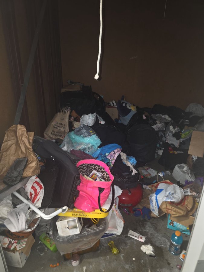10 x 10 storage unit in Castro Valley, CA