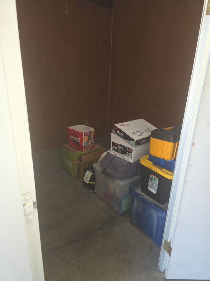 10 x 10 storage unit in Castro Valley, CA