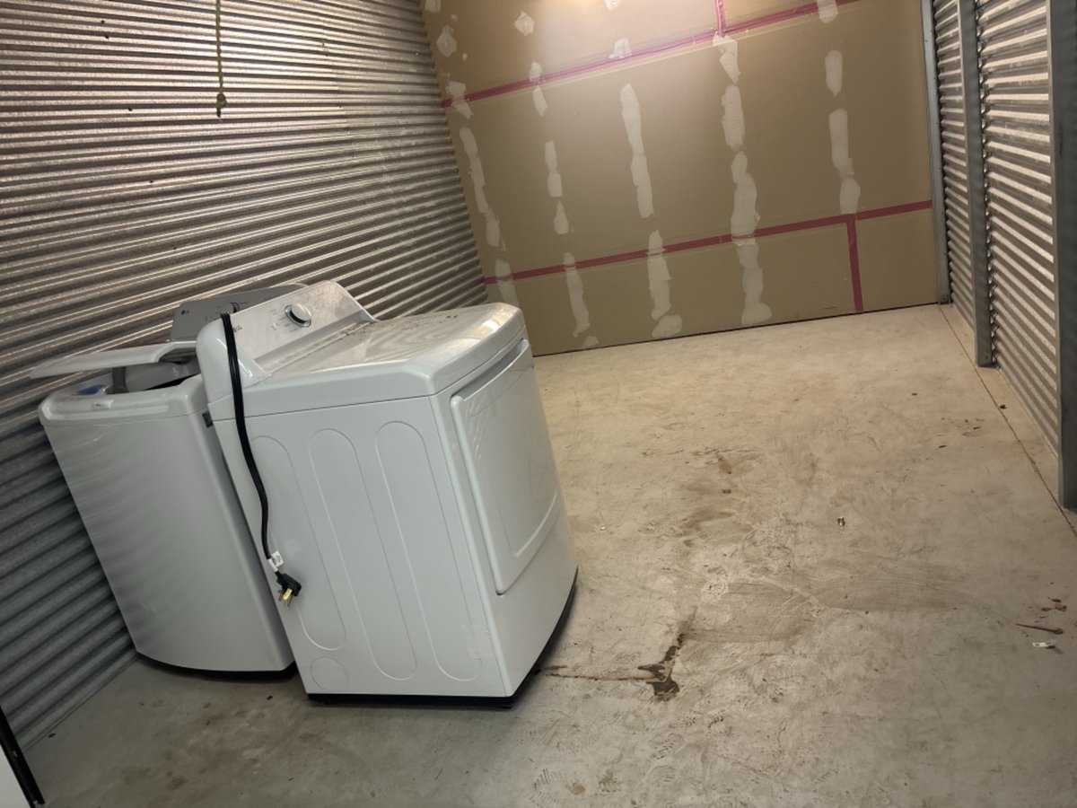 10 x 15 storage unit in Daytona Beach, FL