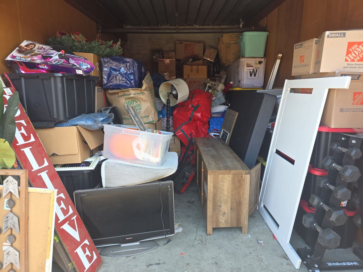 10 x 20 storage unit in San Leandro, CA