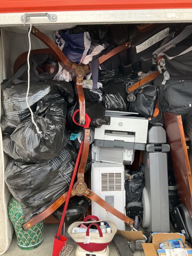 10 x 10 storage unit in Largo, FL