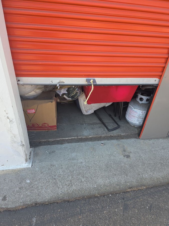 6 x 10 storage unit in San Leandro, CA