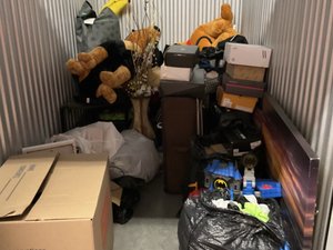 5 x 10 storage unit in Largo, FL