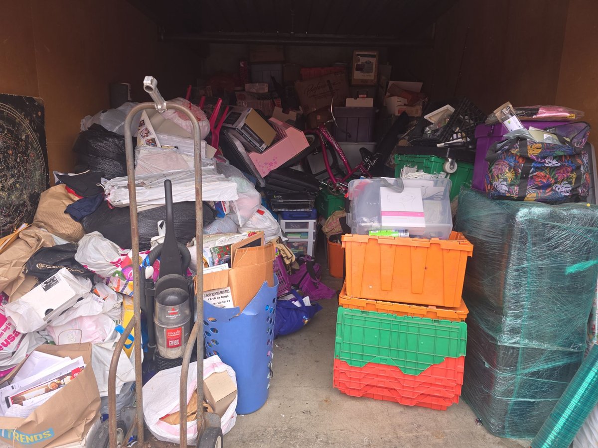 10 x 20 storage unit in San Leandro, CA