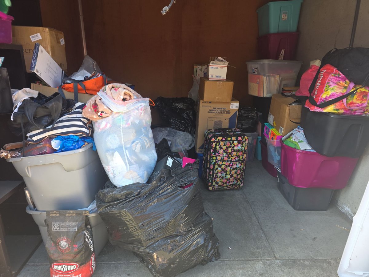 10 x 10 storage unit in San Leandro, CA
