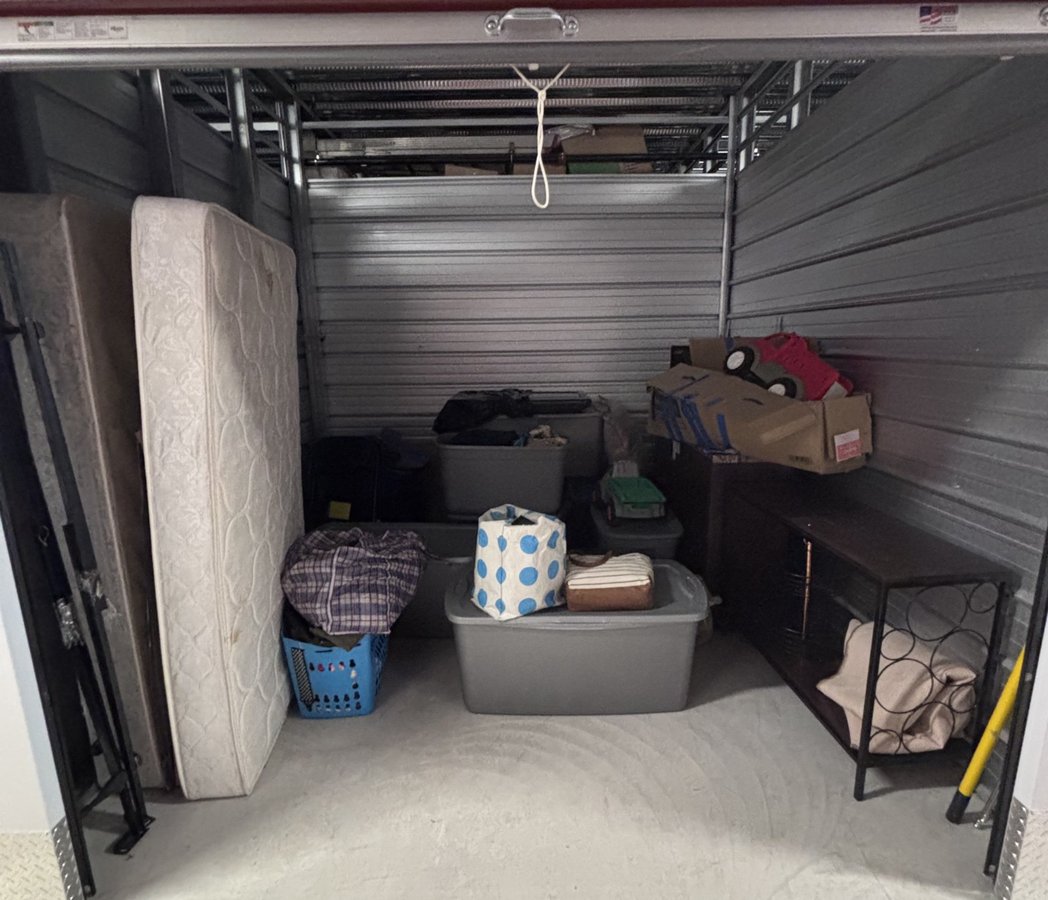 10 x 10 storage unit in Lindenwold, NJ