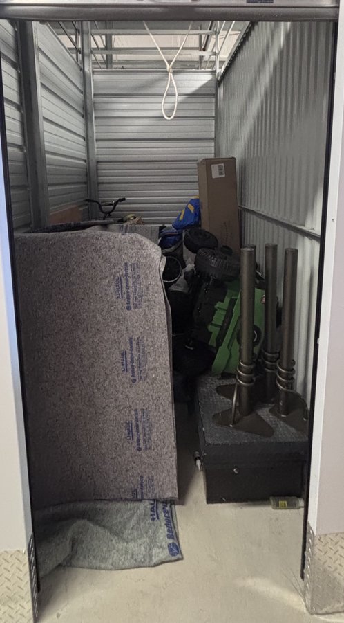 5 x 9 storage unit in Lindenwold, NJ