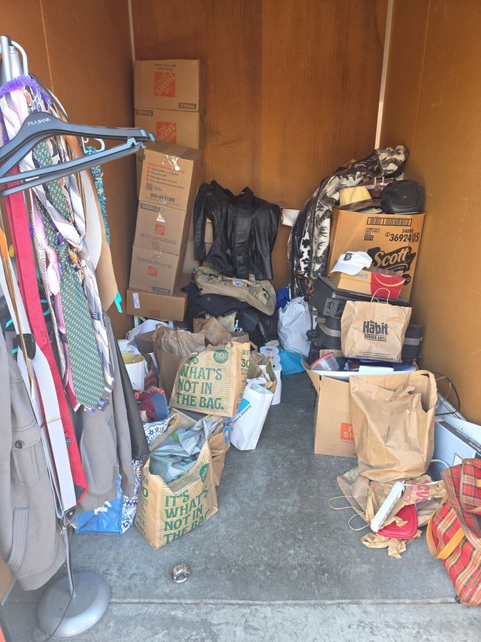 6 x 10 storage unit in San Leandro, CA