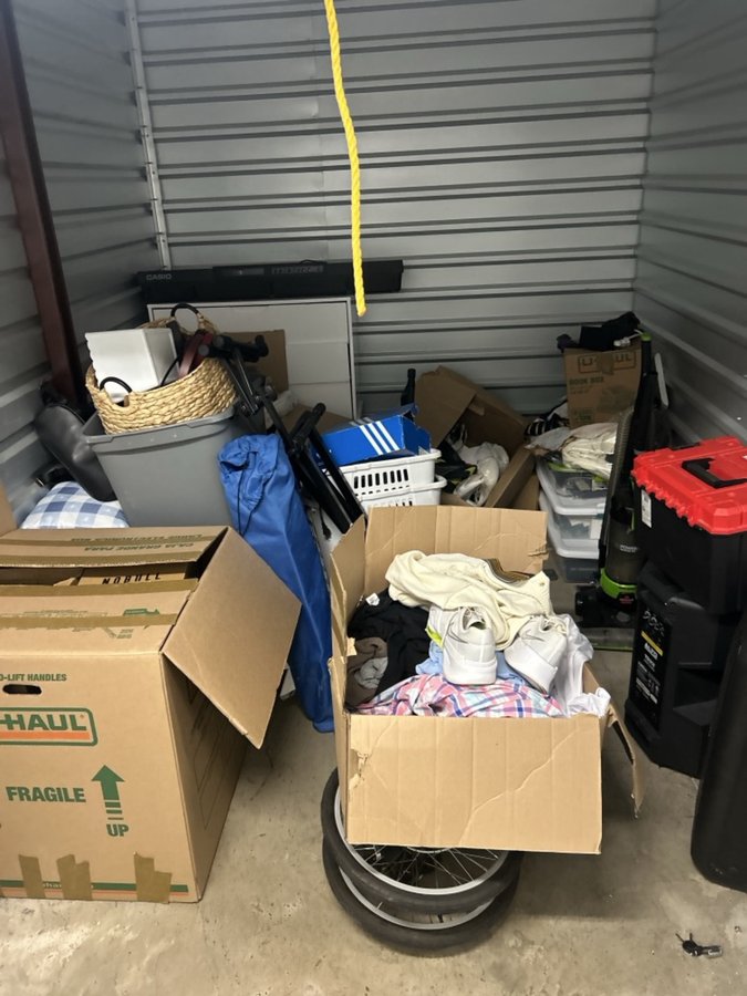 7 x 10 storage unit in Westland, MI