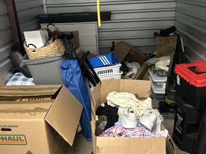 7 x 10 storage unit in Westland, MI