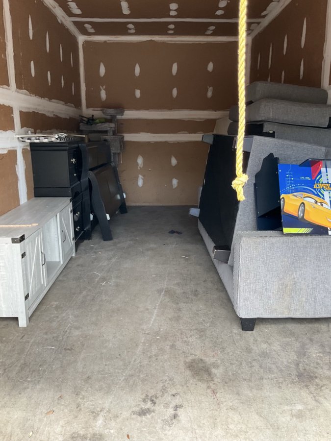 10 x 20 storage unit in Seminole, FL