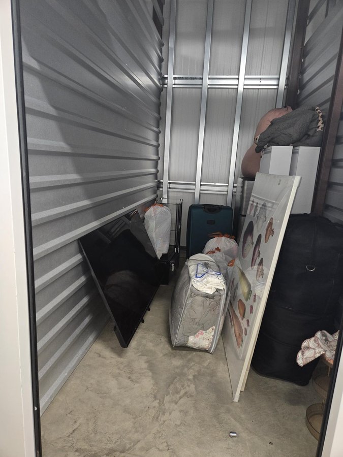 5 x 10 storage unit in Irvington, NJ