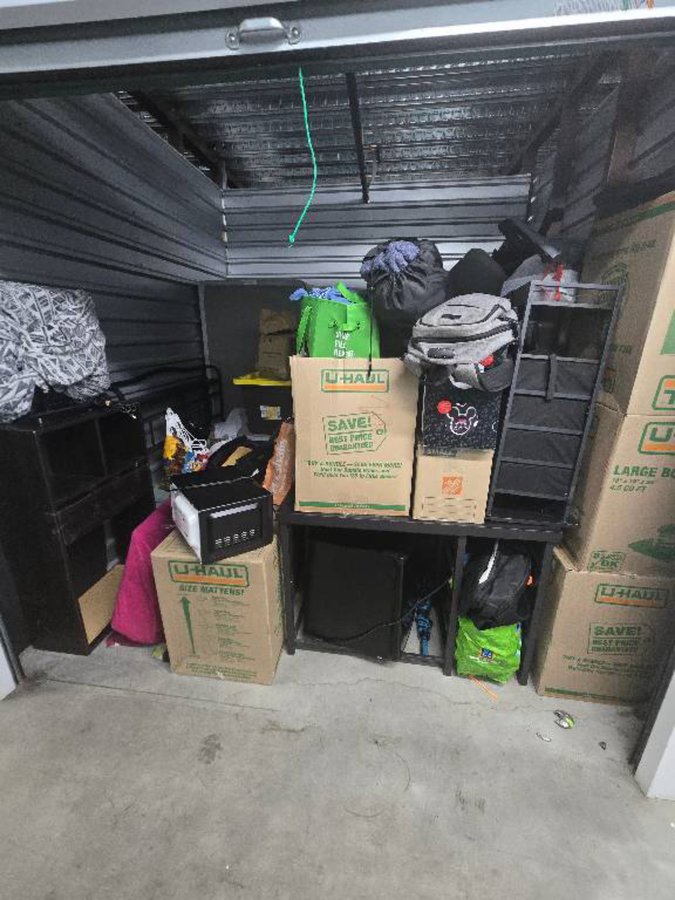 10 x 10 storage unit in Capitol Heights, MD