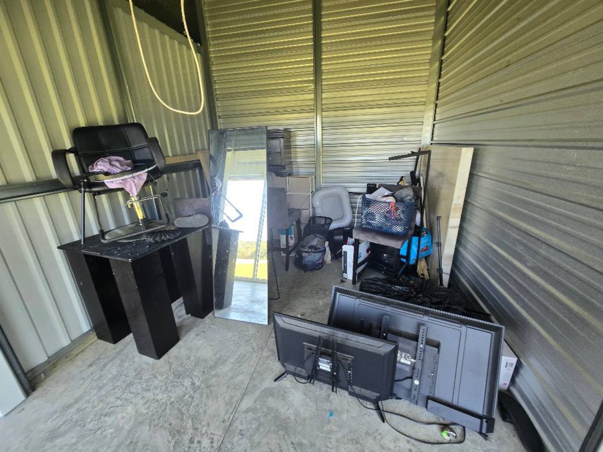 10 x 10 storage unit in Belleville, IL