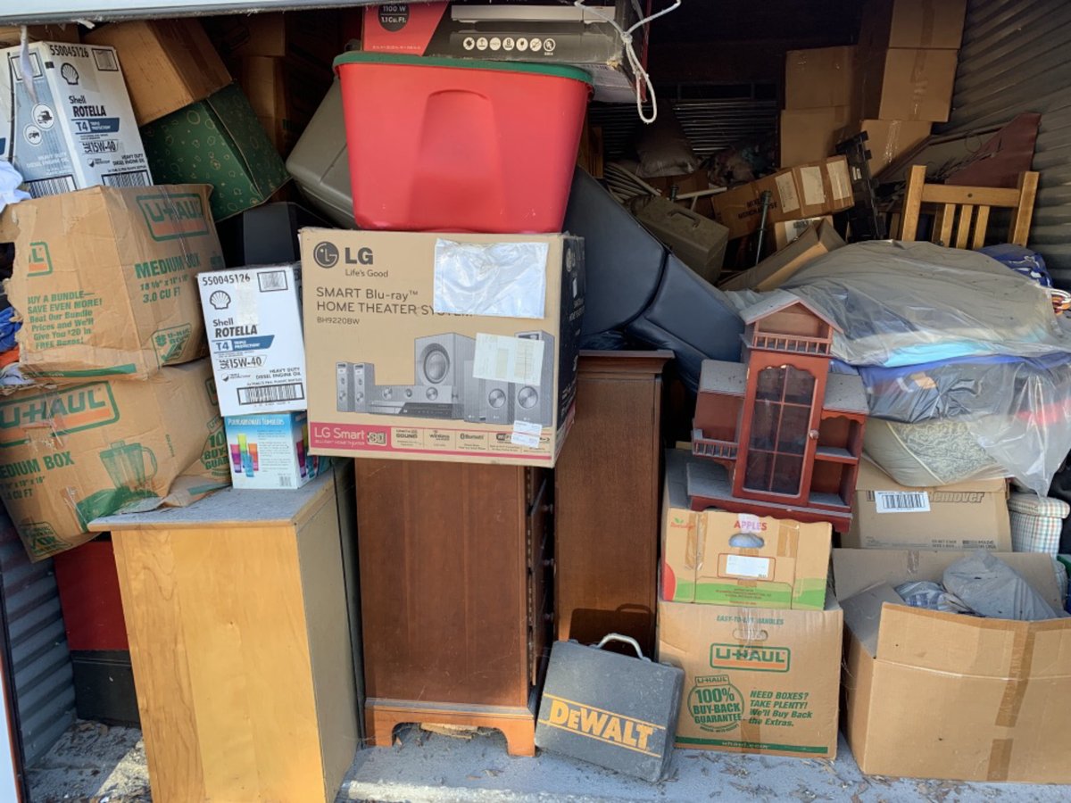 10 x 20 storage unit in St Petersburg, FL
