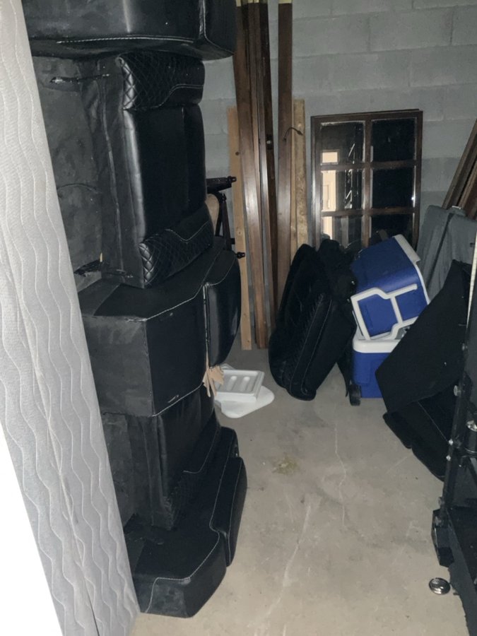 10 x 10 storage unit in Liverpool, NY